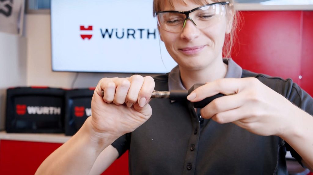 Elisabeth Weber, Expertin für Befestigungstechnik bei Würth Österreich