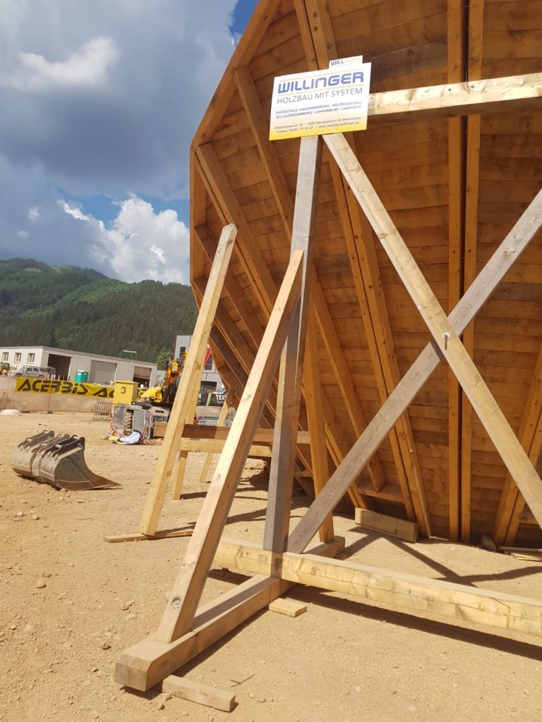 Rampenbau / Sonderkonstruktion im Motorsport - Planung & Montage: Holzbau Willinger